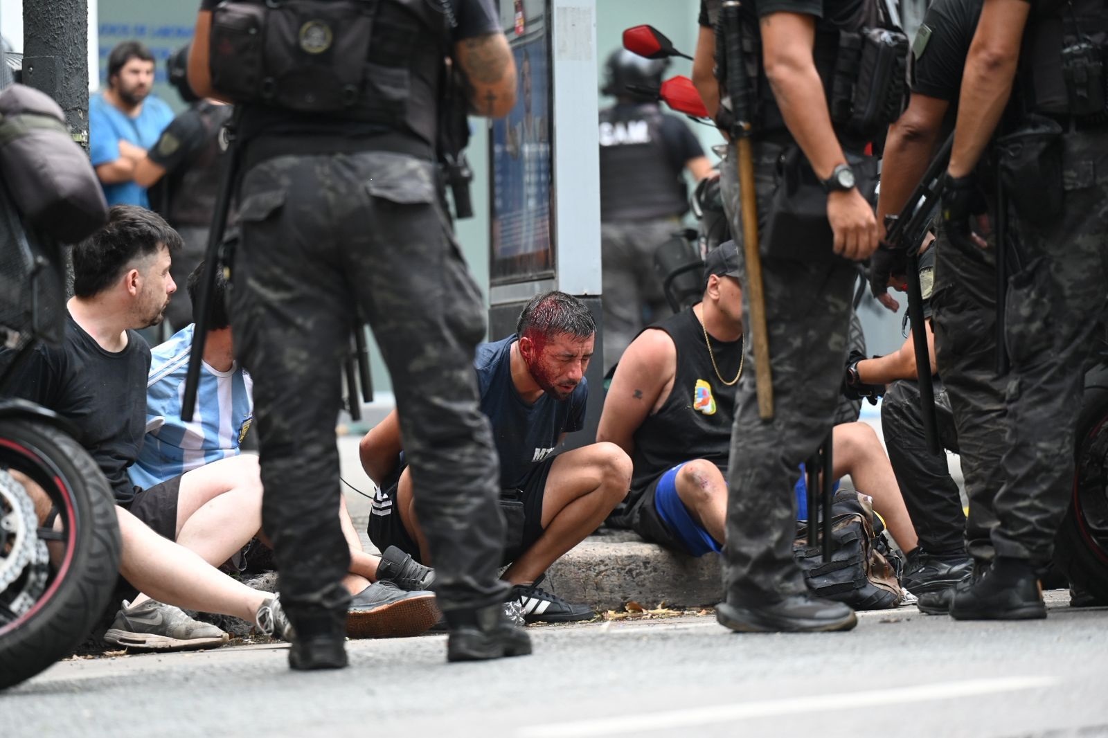 Represión en la Plaza de los Dos Congresos: una jornada de lucha, traiciones y debilidad sindical