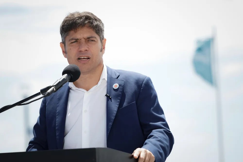 ENCUESTA: Kicillof arrasa y Milei se cayó del podio