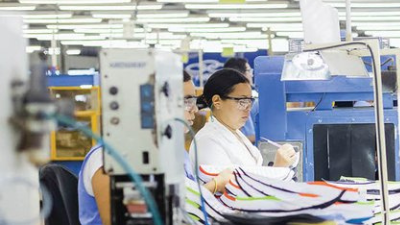 Caputo da el tiro de gracia a la fabricación de calzado deportivo nacional