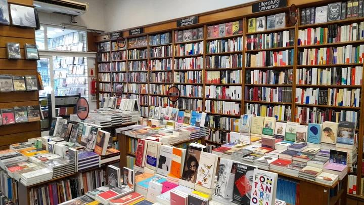 El libro vuelve a ser un campo de batalla: qué está en juego detrás de la desregulación que impulsa Milei