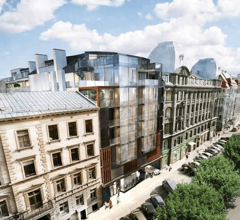 Renderizado de un edificio moderno junto a edificios históricos en una calle de la ciudad.