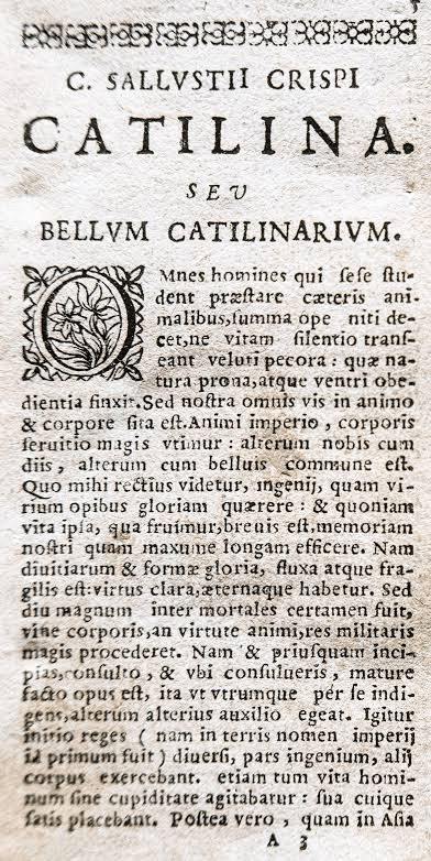 Texto antiguo en latín que comienza con 'C. SALLVSTII CRISPI CATILINA.' seguido de adornos decorativos.